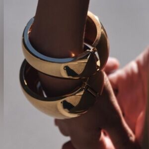 Nwt- Zara-2 pack of metal bracelets